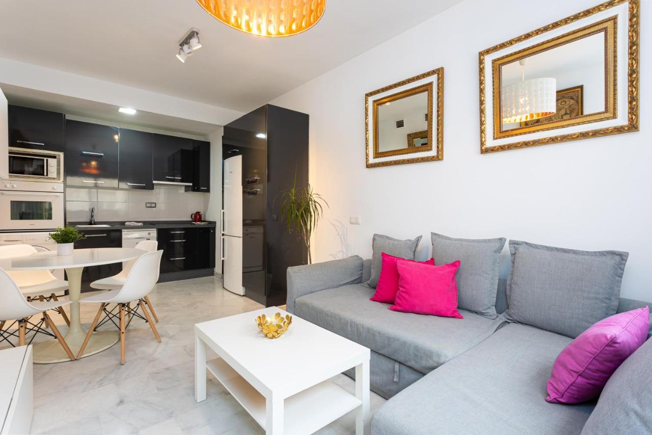Holidays2Malaga Carrera Capuchinos Free Parking Aircon Downtown ภายนอก รูปภาพ