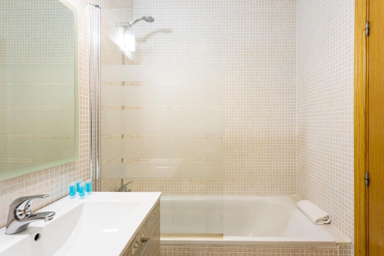 Holidays2Malaga Carrera Capuchinos Free Parking Aircon Downtown ภายนอก รูปภาพ