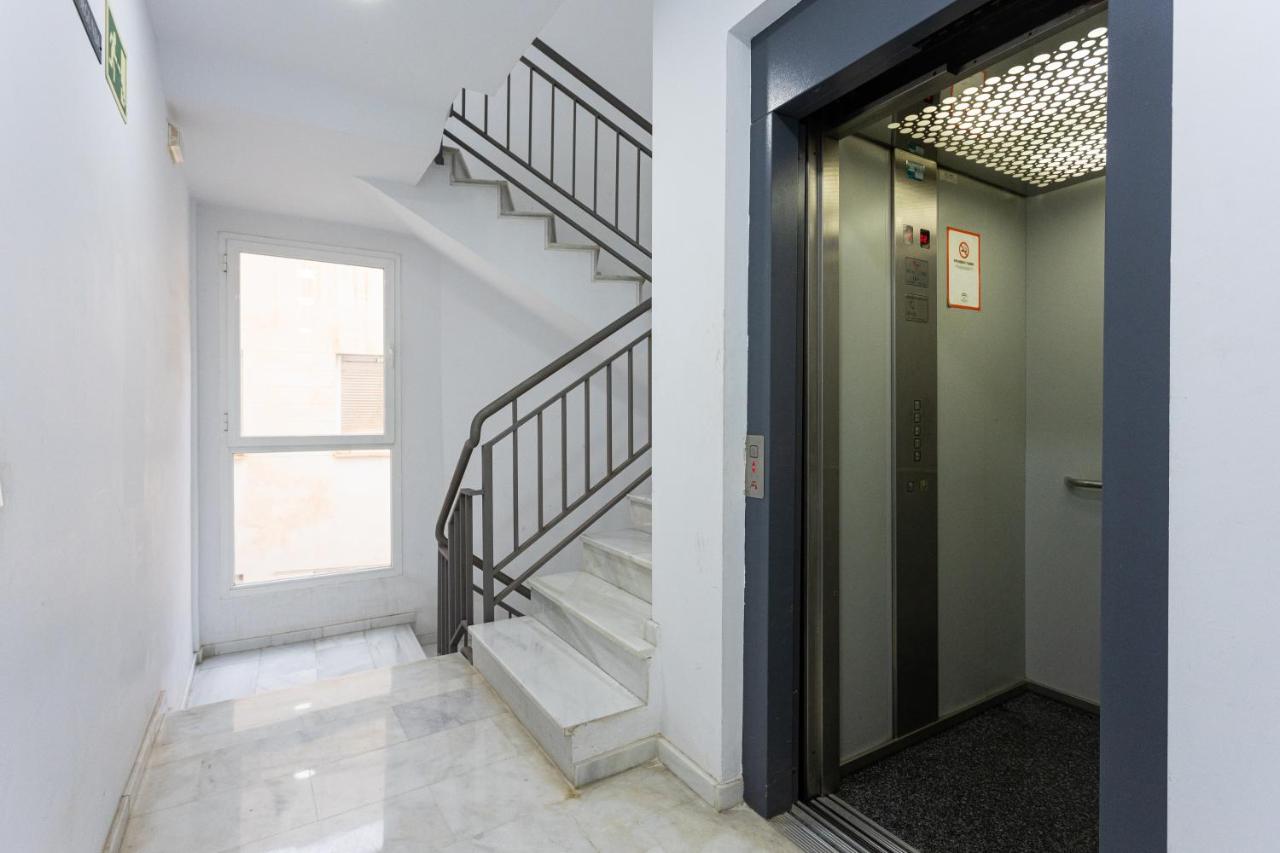 Holidays2Malaga Carrera Capuchinos Free Parking Aircon Downtown ภายนอก รูปภาพ