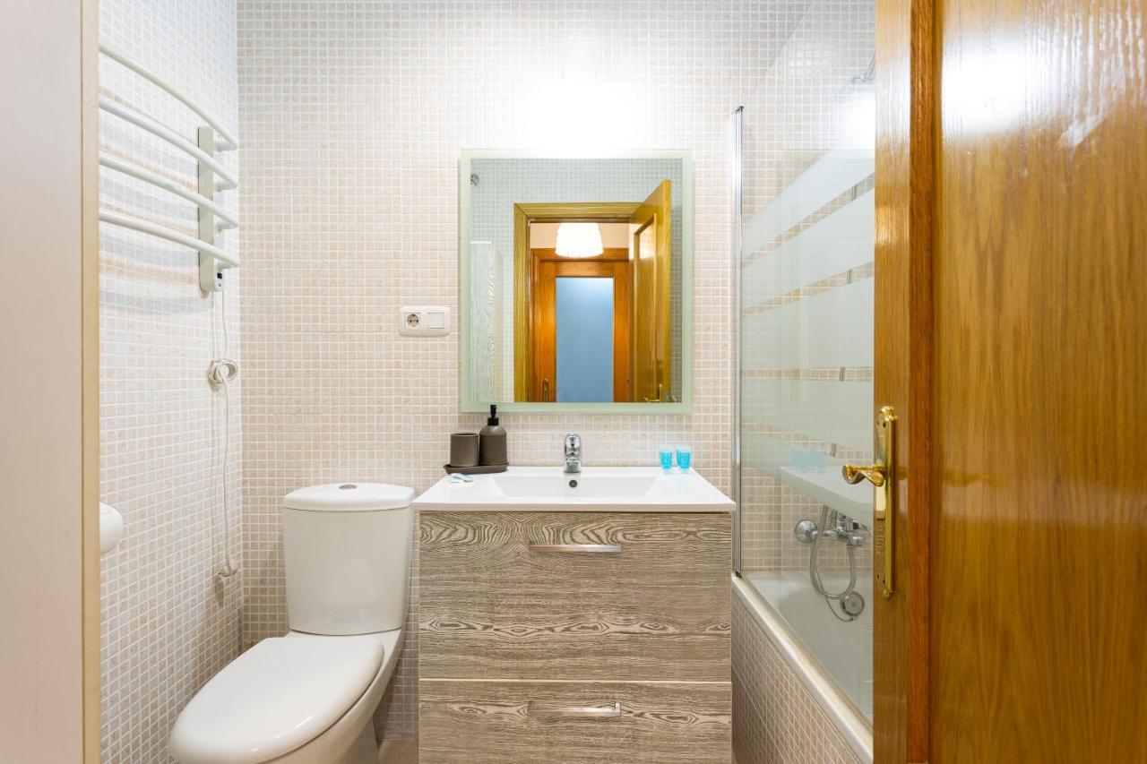 Holidays2Malaga Carrera Capuchinos Free Parking Aircon Downtown ภายนอก รูปภาพ
